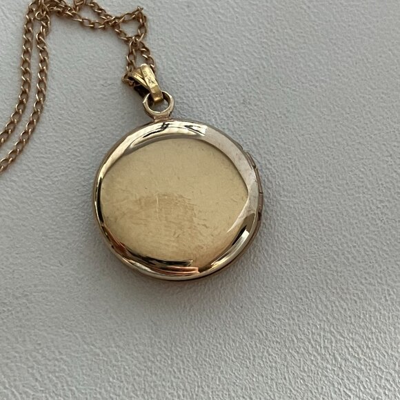 Vintage 1/20 - 12 k Gold Fill Floral Locket Necklace & 18” Chain. - Picture 5 of 8